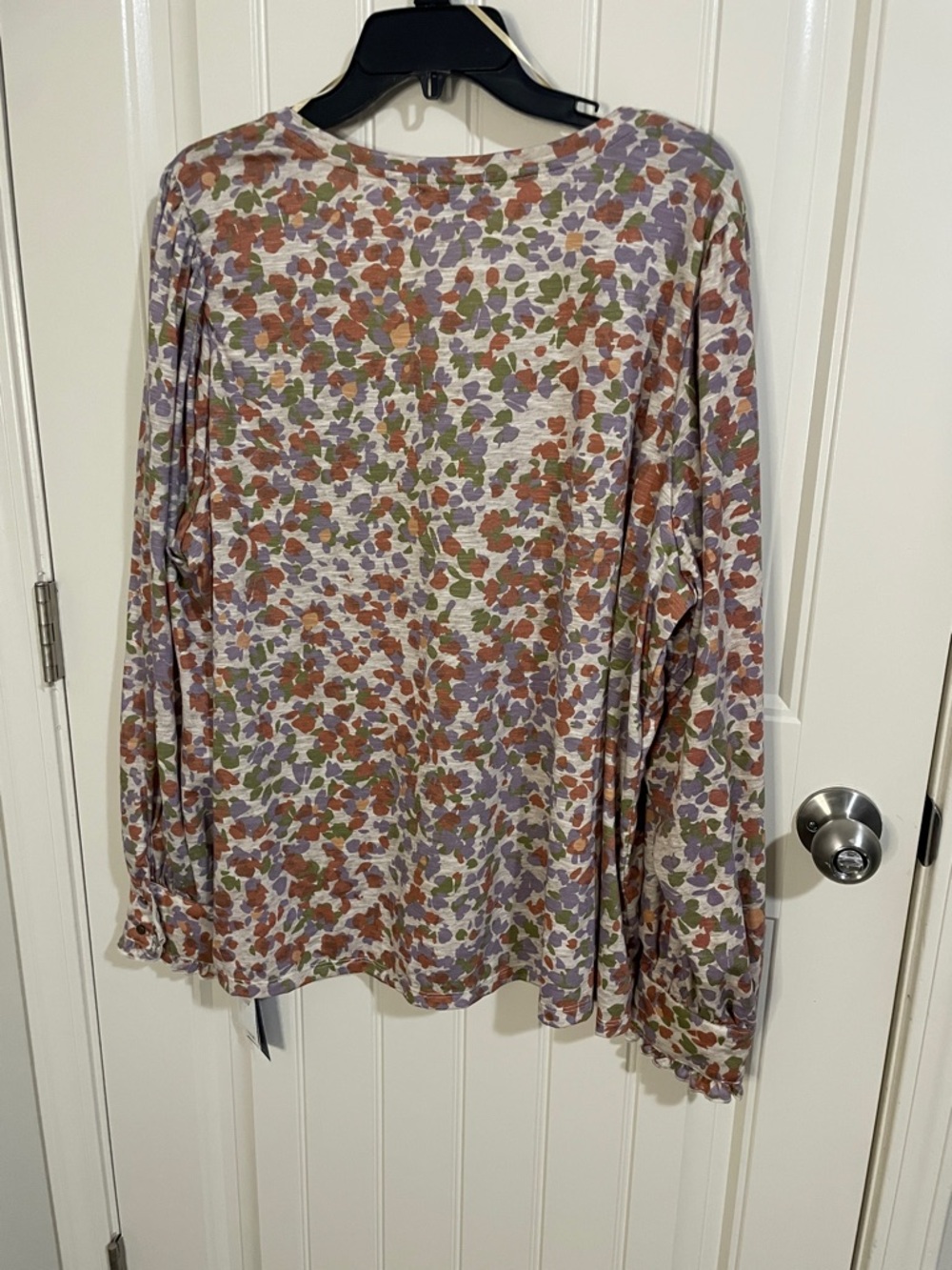 Democracy Women's Floral V-Neck Long Sleeve Top in Multi - Picture 5 of 5